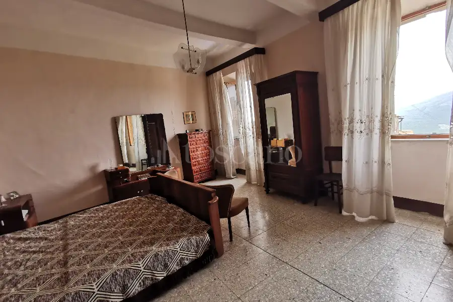 Casa in vendita di 290 mq a €200.000 (rif. 32/2022)