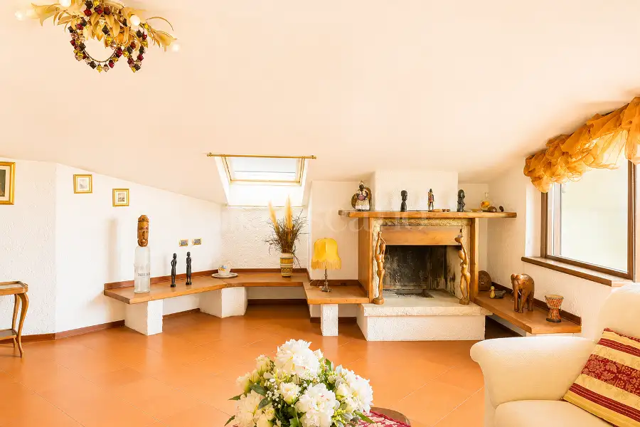 Casa in vendita di 240 mq a €440.000 (rif. 21/2026)