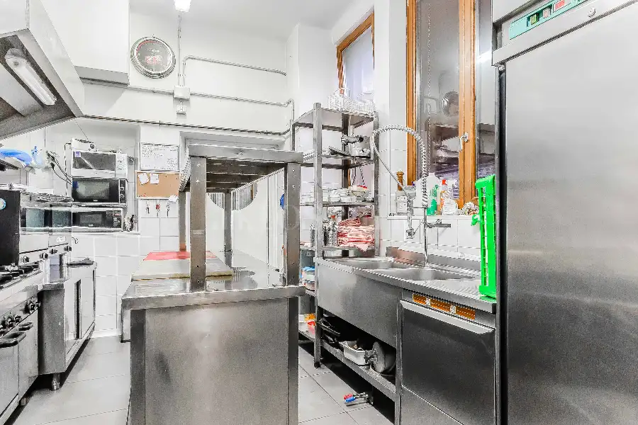 Attività Commerciale in vendita di 150 mq a €250.000 (rif. 124/2026)