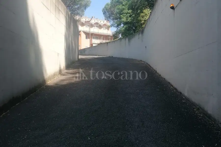 Box in vendita di 18 mq a €35.000 (rif. 66/2026)