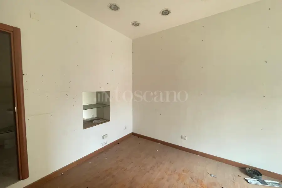 Negozio in vendita di 26 mq a €90.000 (rif. 17/2026)