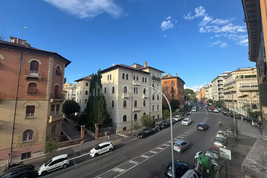 Casa in affitto di 270 mq a €5.500 (rif. 37/2026)