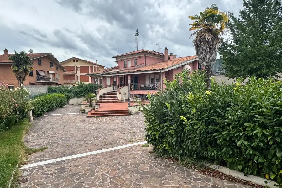 Villa in vendita di 500 mq a €520.000 (rif. 104/2025)