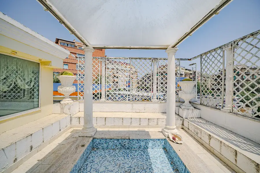Villa in vendita di 210 mq a €980.000 (rif. 50/2026)
