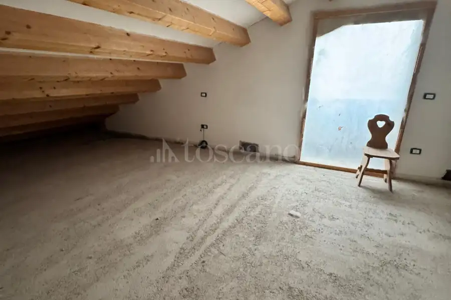 Villa in vendita di 420 mq a €380.000 (rif. 87/2024)