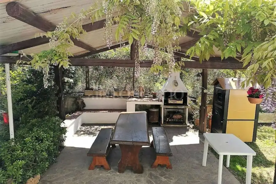 Villa Bifamiliare in vendita di 294 mq a €340.000 (rif. 6/2026)
