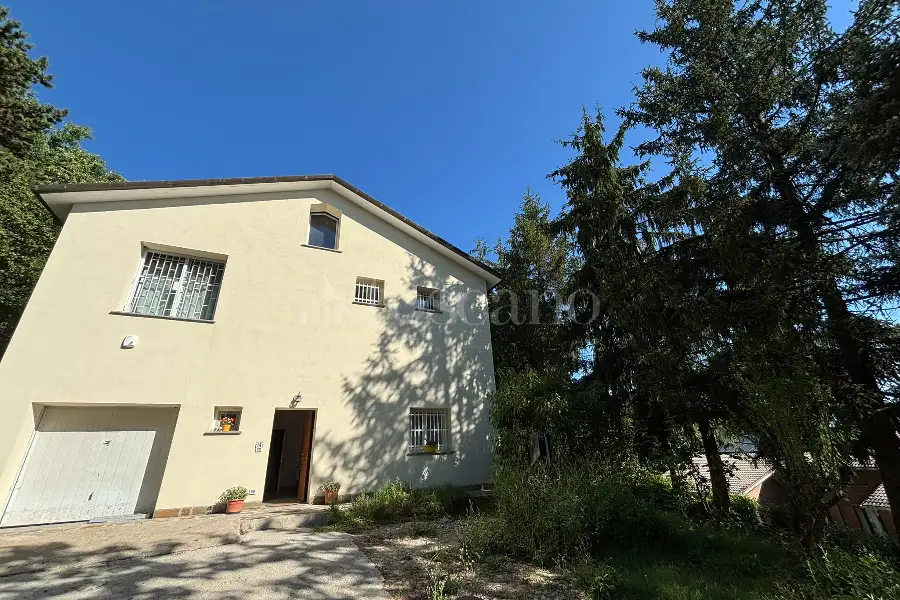 Villa in vendita di 345 mq a €820.000 (rif. 40/2026)