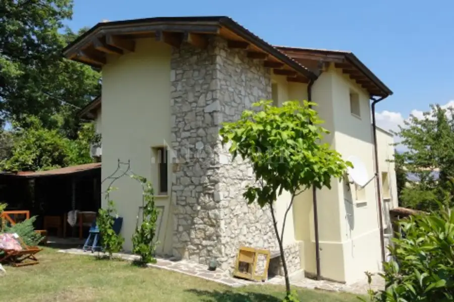 Villa in vendita di 260 mq a €265.000 (rif. 31/2022)