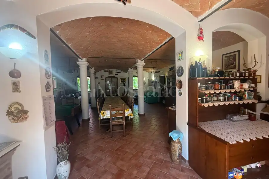 Casa Indipendente in vendita di 600 mq a €1.359.000 (rif. 49/2026)
