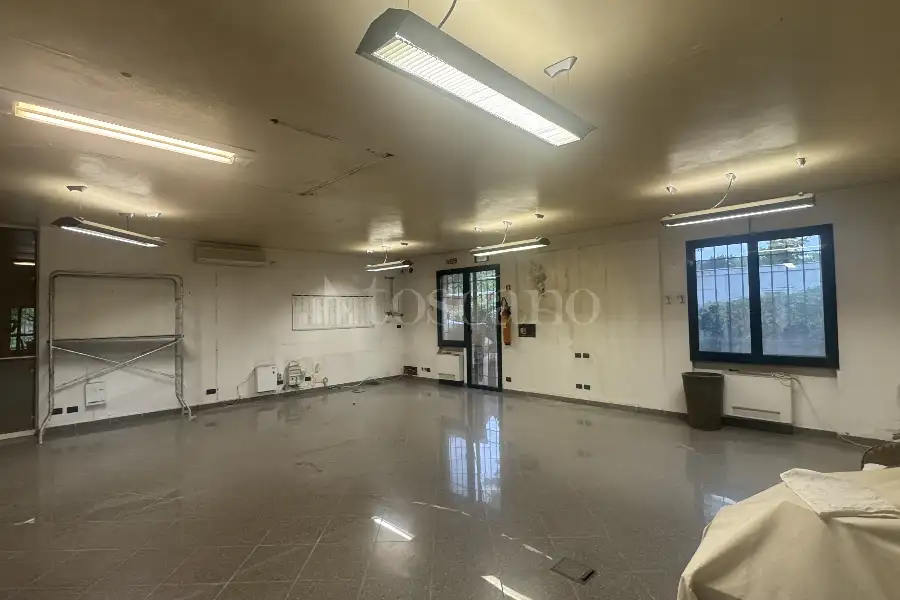 Magazzino in affitto di 300 mq a €1.600 (rif. 56/2025)
