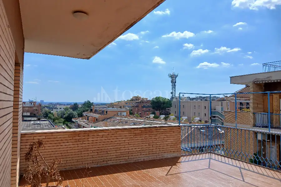 Attico in vendita di 210 mq a €630.000 (rif. 36/2026)