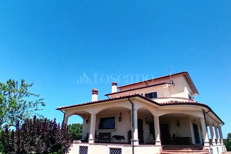 Villa in vendita di 432 mq a €415.000 (rif. 36/2026)