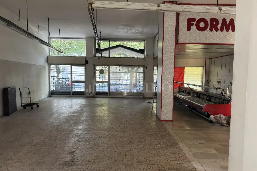 Negozio in vendita di 160 mq a €134,000 (rif. TS0329VE)