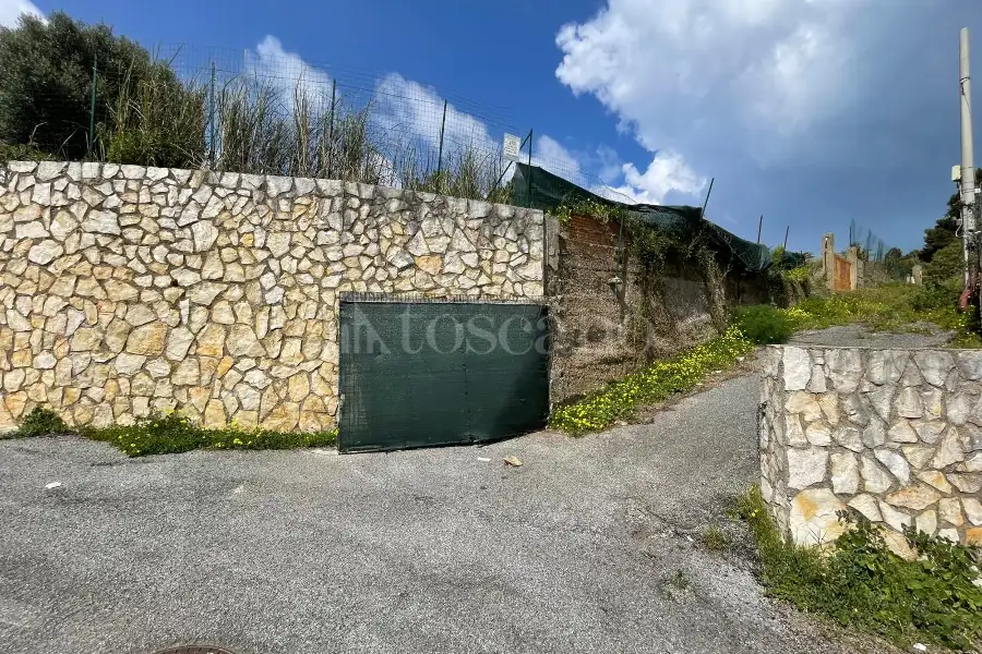 Agricolo in vendita di 820 mq a €18.000 (rif. 31/2026)
