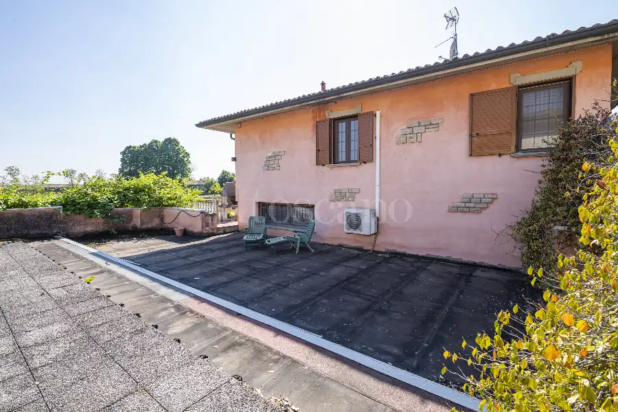 Villa in vendita di 645 mq a €960.000 (rif. 21/2026)