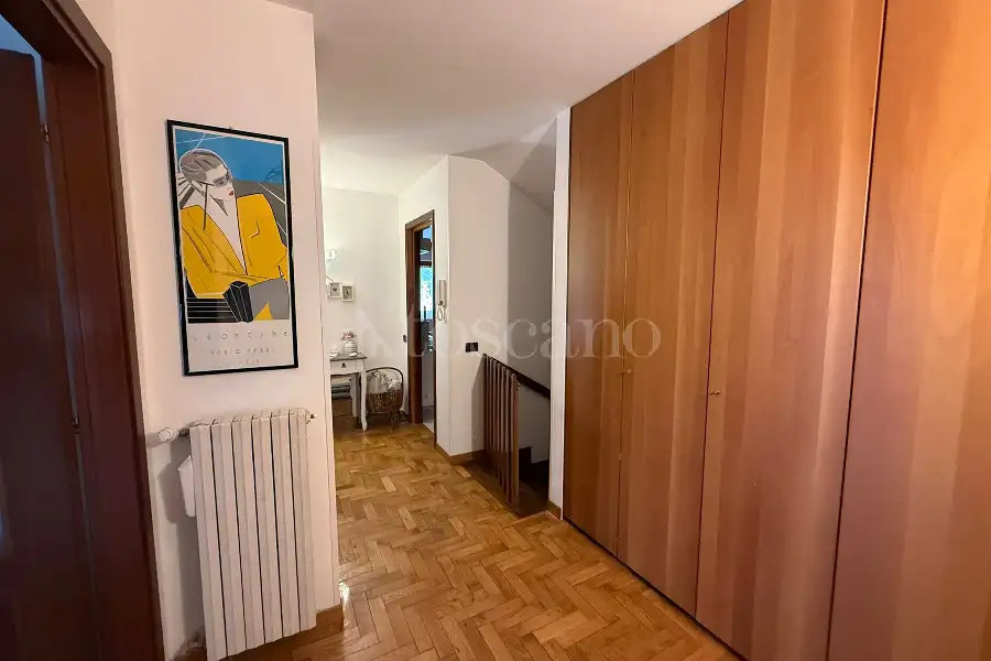 Villa Bifamiliare in vendita di 240 mq a €790.000 (rif. 10/2026)