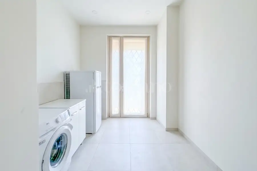 Casa in vendita di 240 mq a €3.290.000 (rif. 106/2026)