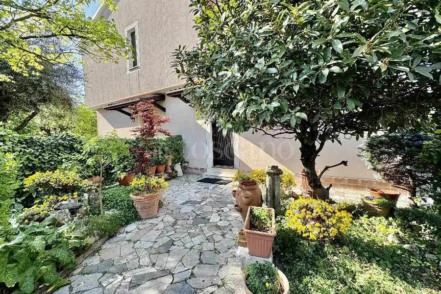 Villa Bifamiliare in vendita di 150 mq a €120.000 (rif. 13/2026)