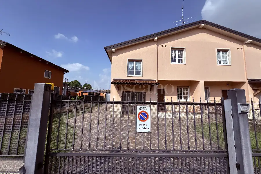 Villa Bifamiliare in vendita di 120 mq a €330.000 (rif. 17/2026)