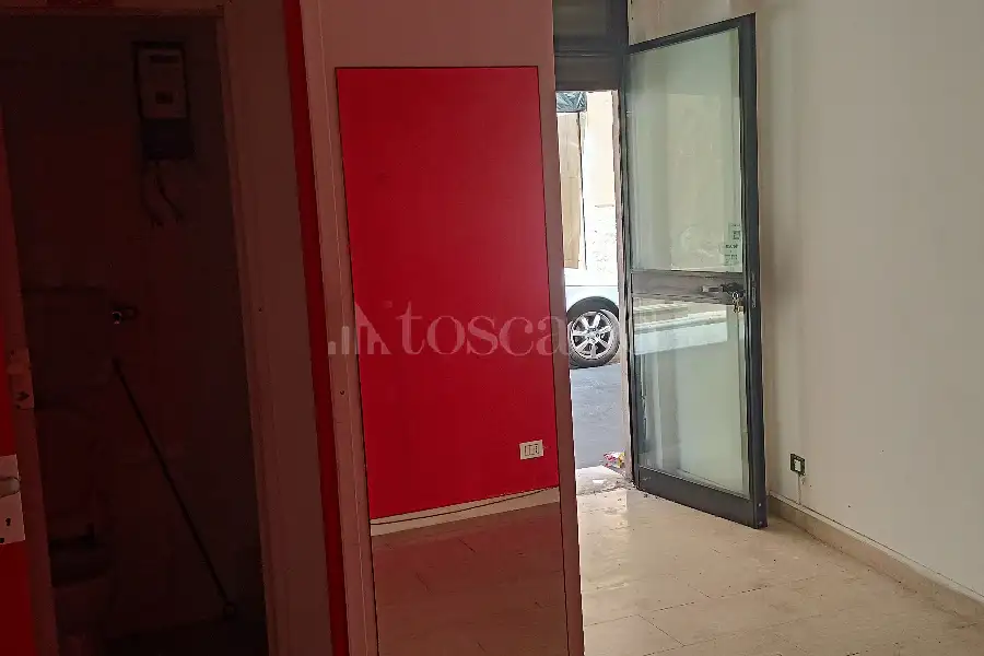 Negozio in vendita di 14 mq a €15.000 (rif. 41/2026)