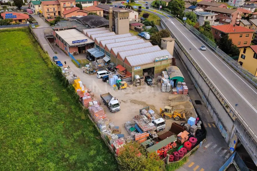 Attività Commerciale in vendita di 500 mq a €320.000 (rif. 213/2026)