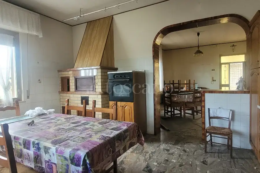 Casa Indipendente in vendita di 534 mq a €255.000 (rif. 1/2026)