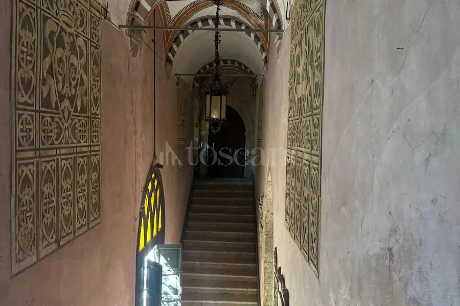 Palazzo in vendita di 3.000 mq trattativa riservata (rif. 69/2026)