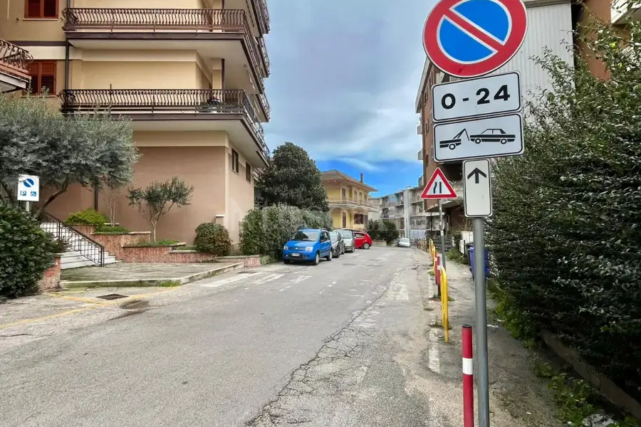 Box in vendita di 18 mq a €20.000 (rif. 73/2026)
