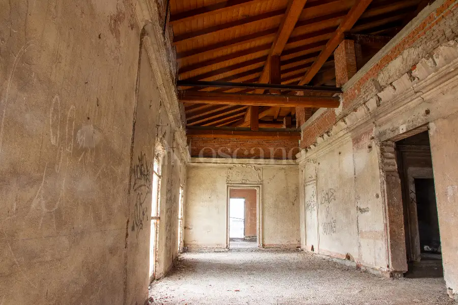 Villa in vendita di 1.337 mq a €1.250.000 (rif. 34/2025)
