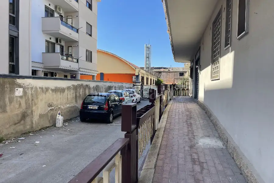 Negozio in affitto di 70 mq a €500 (rif. 14/2026)
