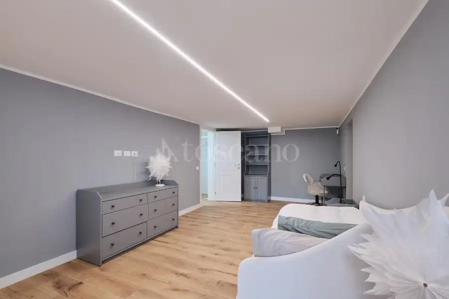 Villa in vendita di 259 mq a €1.100.000 (rif. 2/2026)