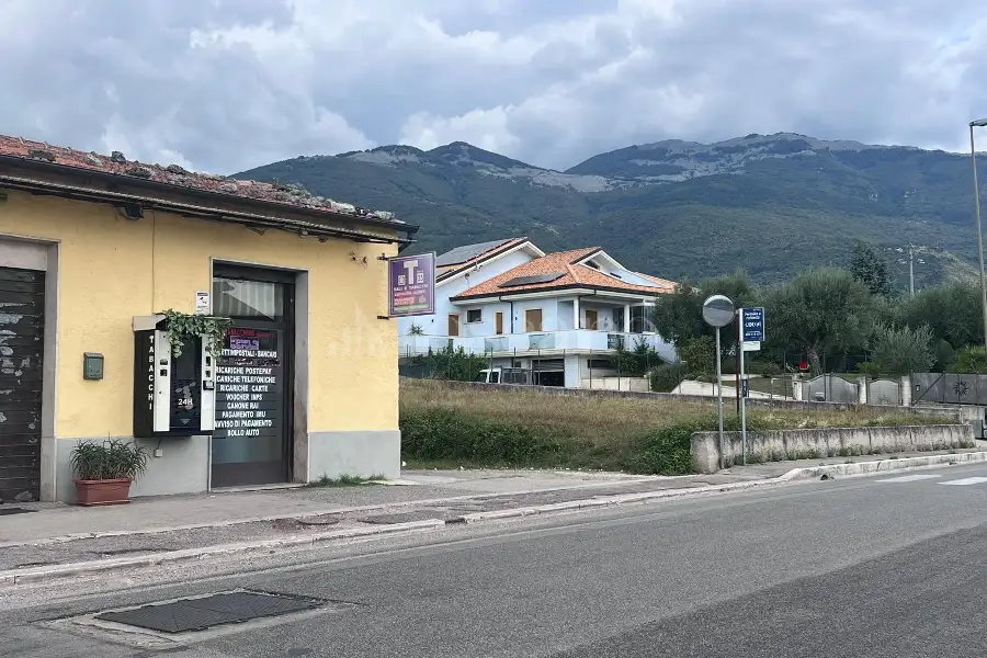 Negozio in vendita di 137 mq a €115.000 (rif. 10/2026)