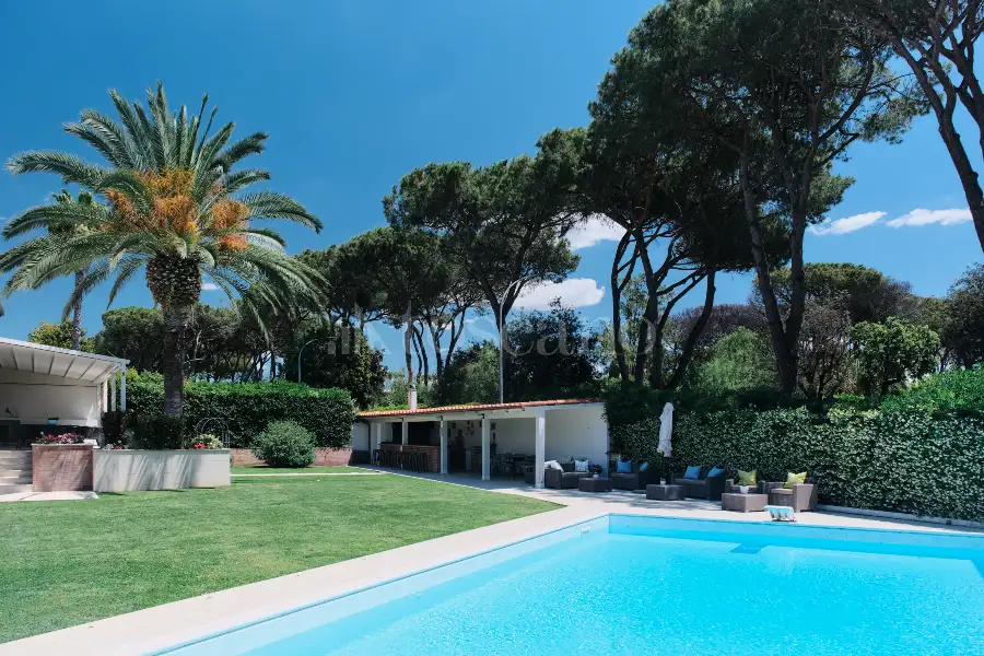 Villa Bifamiliare in vendita di 510 mq a €1.850.000 (rif. 30/2026)