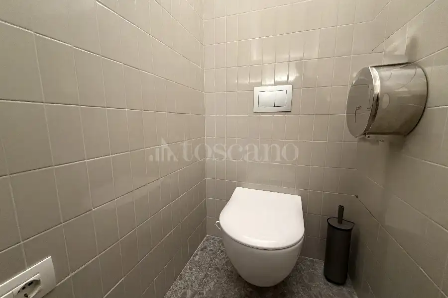 Negozio in vendita di 530 mq a €2.300.000 (rif. 65/2026)