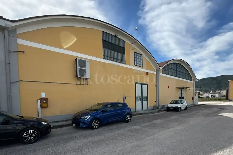Capannone in affitto di 300 mq a €3.500 (rif. 75/2026)