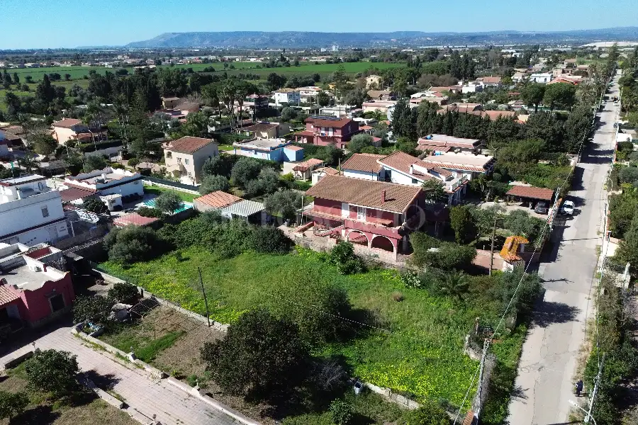 Edificabile Residenziali in vendita di 1.000 mq a €89.000 (rif. 16/2026)