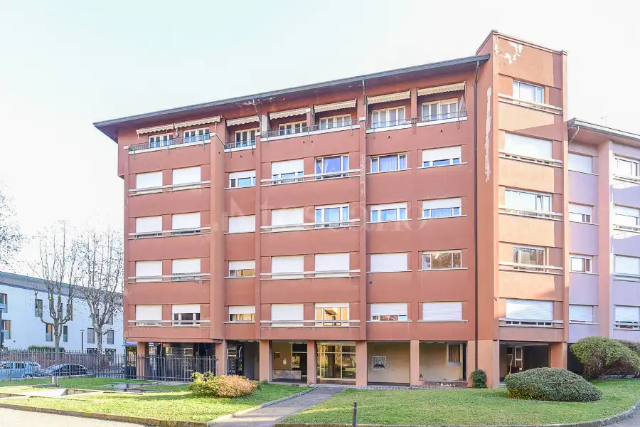 Ufficio in affitto di 85 mq a €1.300 (rif. 54/2025)
