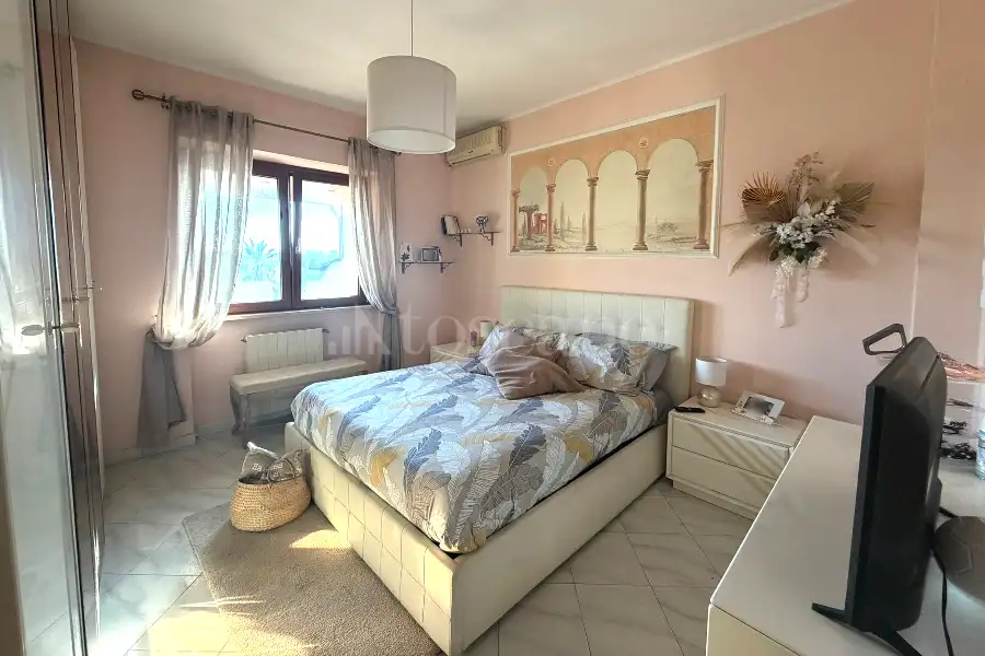 Villa in vendita di 170 mq a €385.000 (rif. 2/2026)
