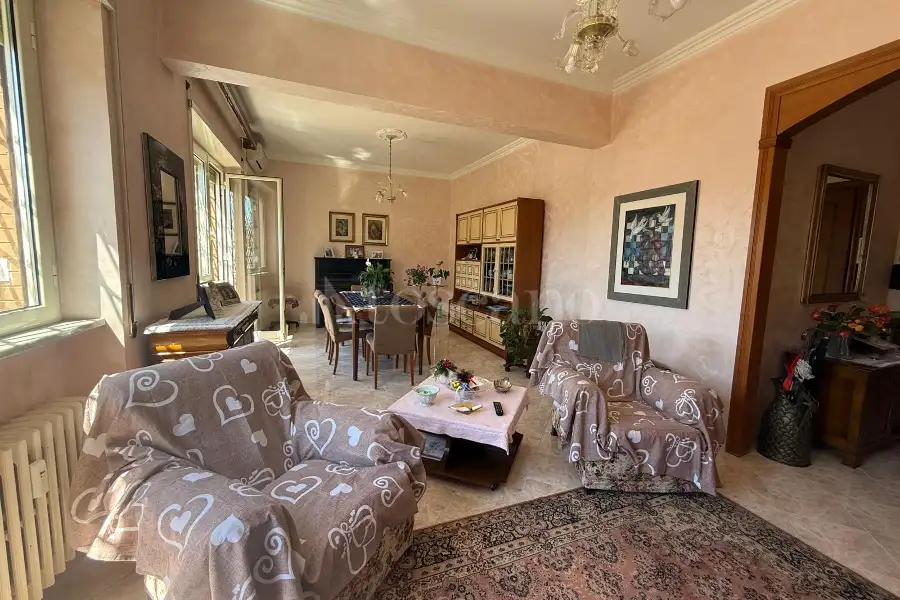 Attico in vendita di 130 mq a €529.000 (rif. 25/2025)