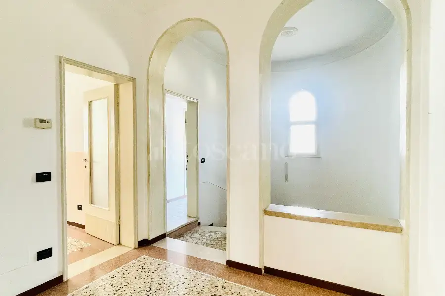 Villa Plurifamiliare in vendita di 255 mq a €650.000 (rif. 3/2026)