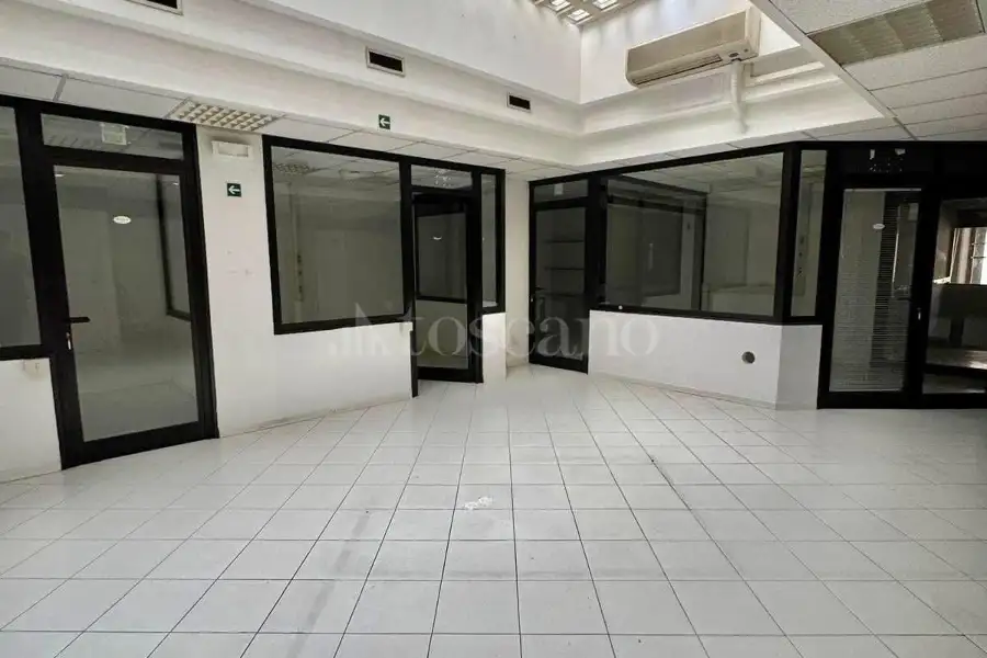 Ufficio in affitto di 300 mq a €1.000 (rif. 23/2026)