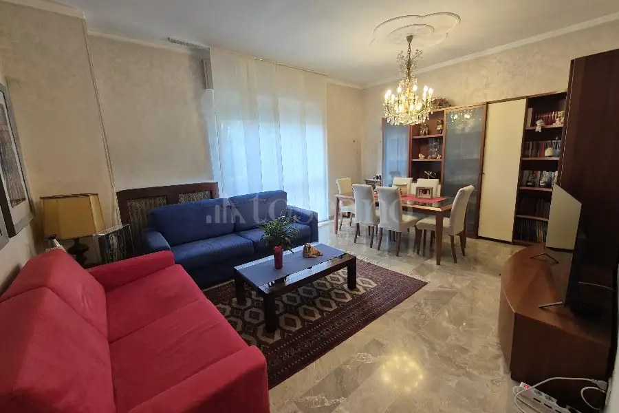 Villa Plurifamiliare in vendita di 350 mq a €750.000 (rif. 38/2025)