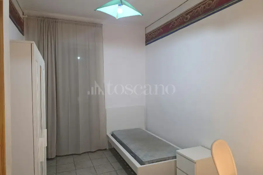 Stanza in affitto di 100 mq a €400 (rif. 40/2026)