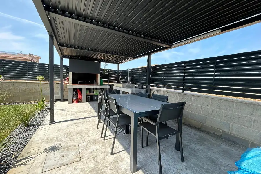 Villa in vendita di 180 mq a €599.000 (rif. 11/2026)