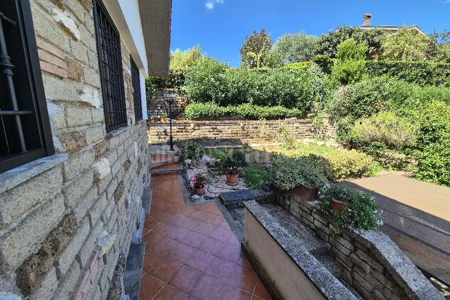 Villa Bifamiliare in vendita di 200 mq a €349.000 (rif. 28/2025)