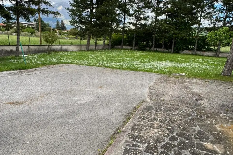 Villa Bifamiliare in affitto di 250 mq a €700 (rif. 105/2025)