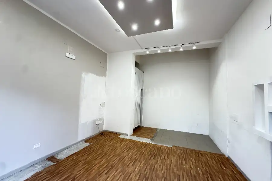 Negozio in affitto di 30 mq a €520 (rif. 7/2026)