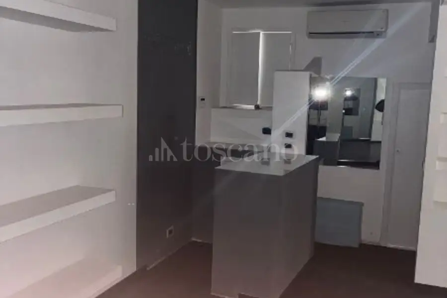 Negozio in vendita di 55 mq a €121.000 (rif. 2/2026)