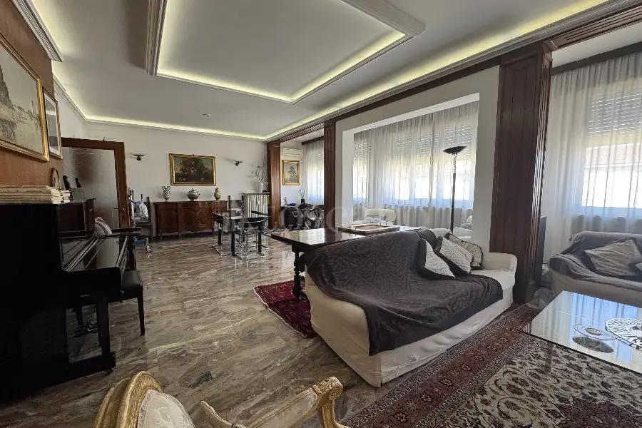 Casa in vendita di 232 mq a €1.100.000 (rif. 5/2026)