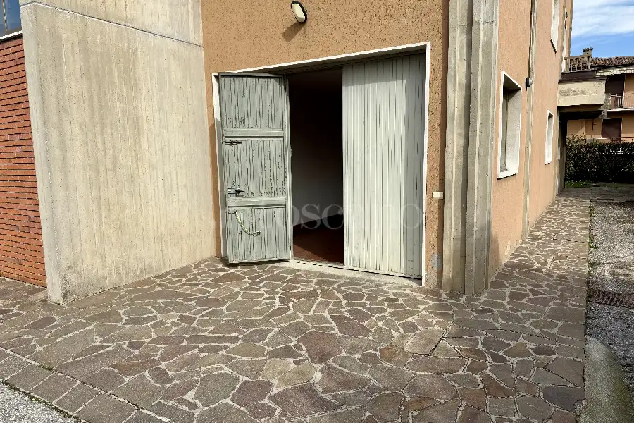 Villa Bifamiliare in vendita di 260 mq a €330.000 (rif. 9/2025)
